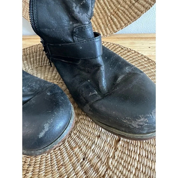 Women’s size 7.5 zip up boots - Picture 5 of 10